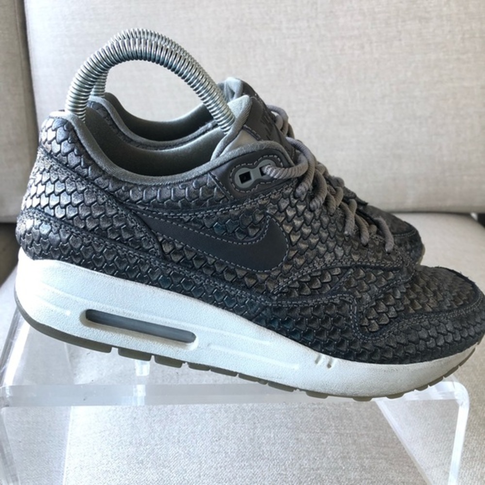 Nike women’s Air Max 1  PRM premium reptile Size 8
